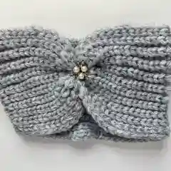 Серый повязка на голову вязаная, теплая с украшением