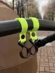 Желтый крючки для коляски