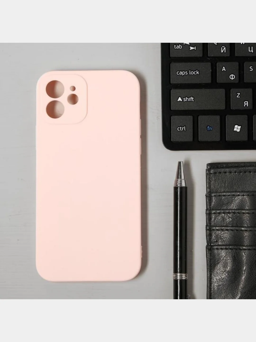 Красный чехол для iPhone 12 силиконовый с покрытием Soft Touch