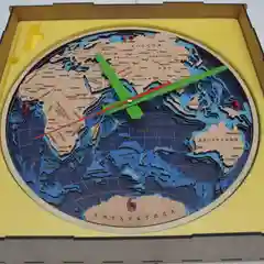 Часы настенные. Восточное полушарие