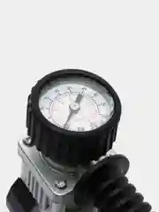 Автомобильный компрессор 40 л/мин с крокодилами ТИТАН-01 в кейсе S02001014
