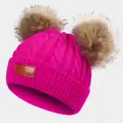 Фуксия детская шапка со съемными помпонами из меха енота