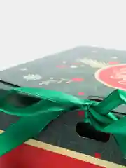 Зеленый новогодняя коробка