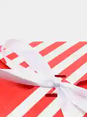 Красный новогодняя коробка квадратная
