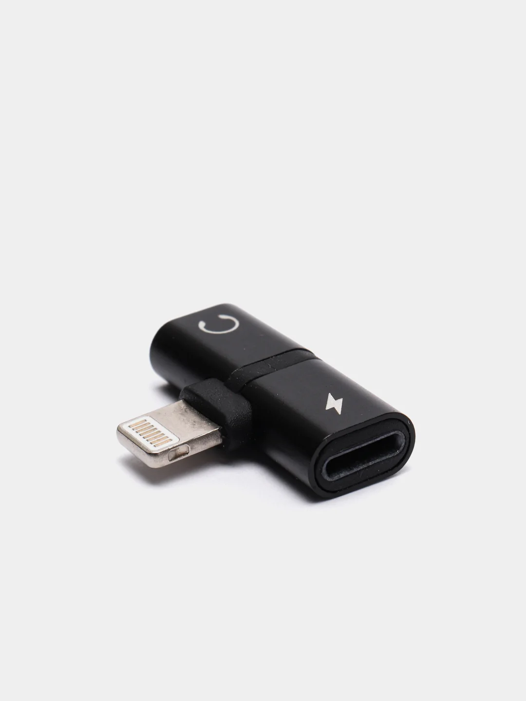 Черный переходник адаптер для наушников Lightning и зарядки Lightning на iPhone