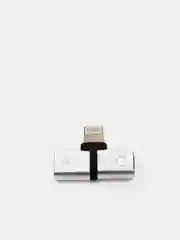Серебряный переходник адаптер для наушников Lightning и зарядки Lightning на iPhone