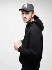 Белый кепка с прямым козырьком Closed