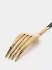 Черный набор столовых приборов