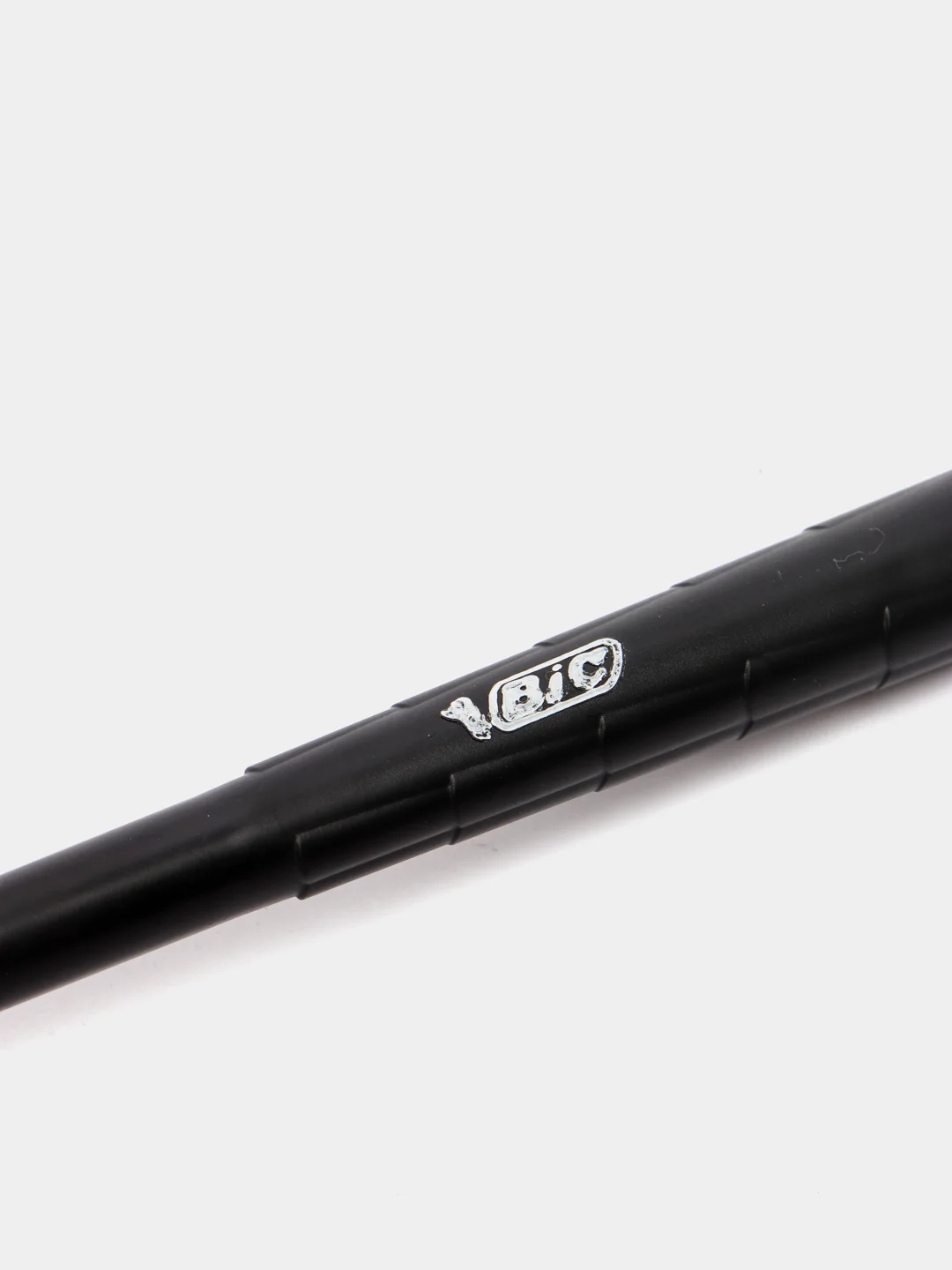 Станки для бритья мужские черный одноразовые BIC с защитной металической полоской