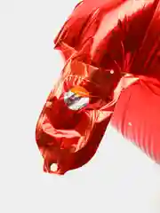 Алый новогодний фольгированный воздушный шар