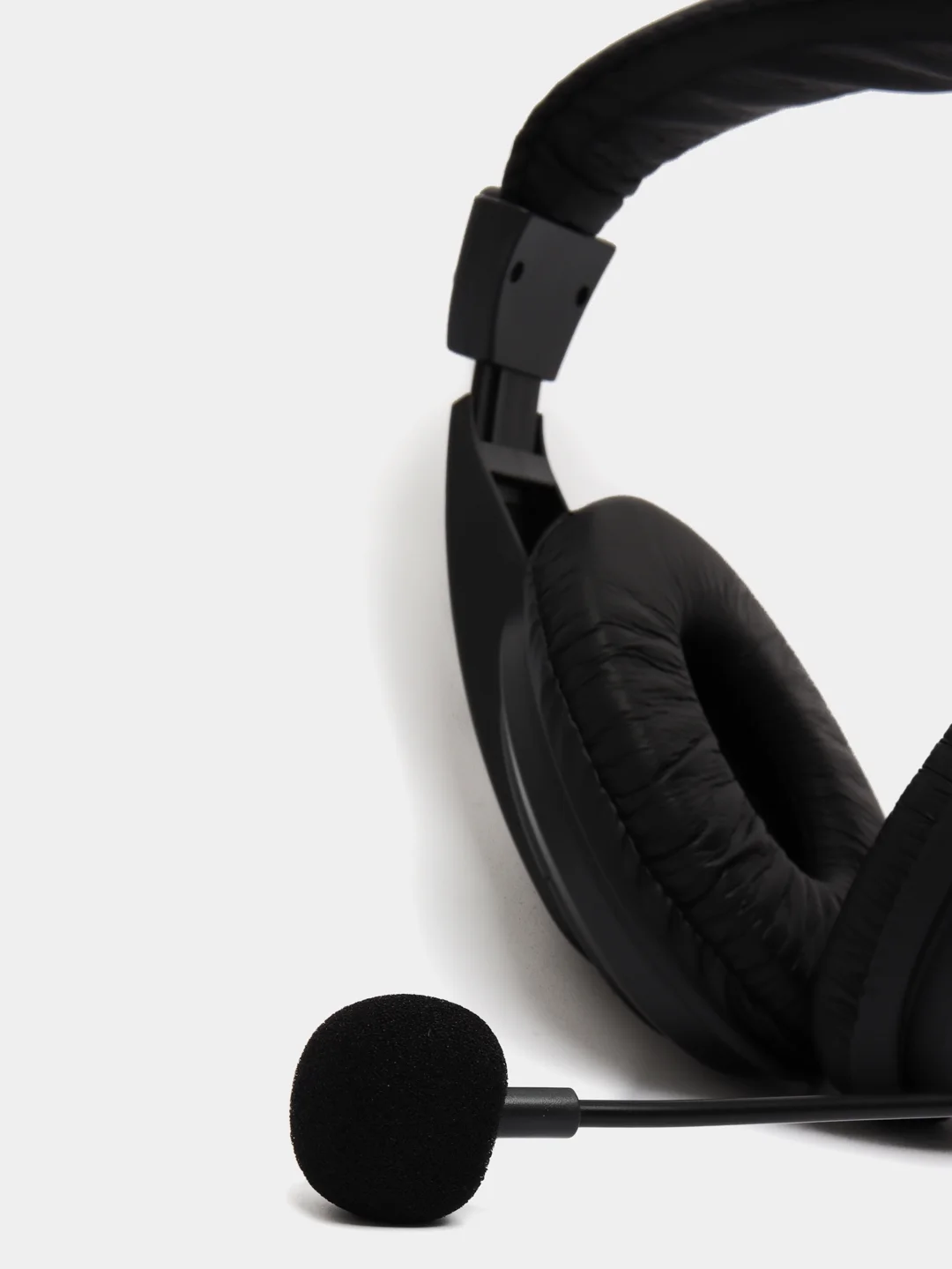 Игровые наушники с микрофоном Defender Gryphon 750, черный