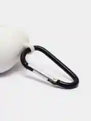 Белый силиконовый чехол для наушников Airpods (Аирподс) 1, 2, 3, Pro, с карабином-держателем