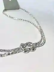 Серебряный колье-ожерелье с камнями, на шею