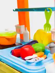 Детская кухня со светом и звуком, с посудой и продуктами, в чемодане