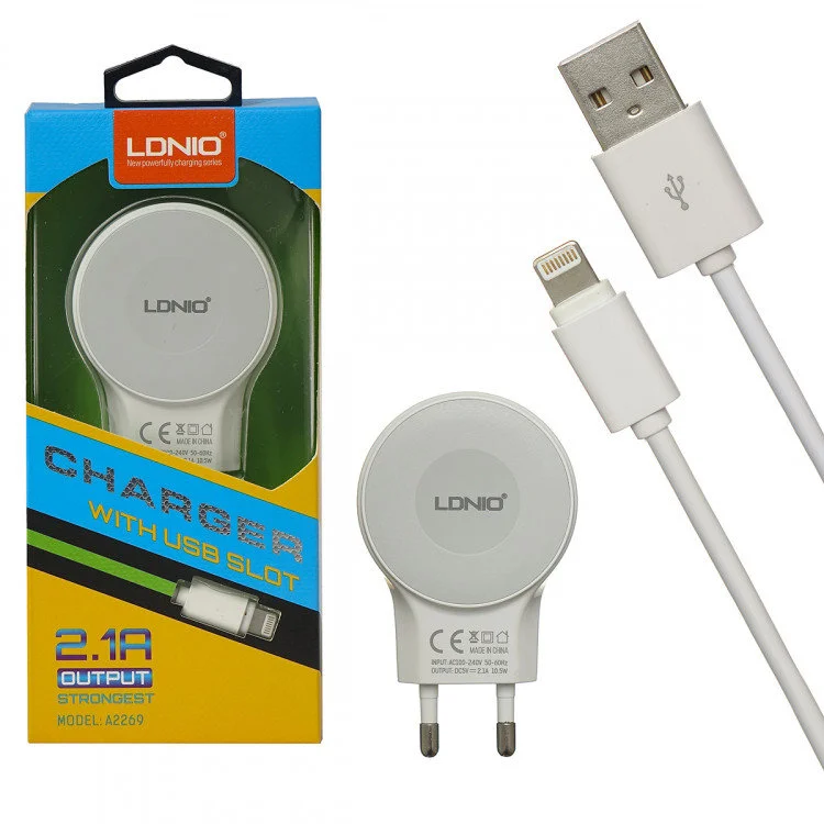 Белый сетевое зарядное устройство LDNIO A2269, 2 USB + кабель Lightning/MicroUSB