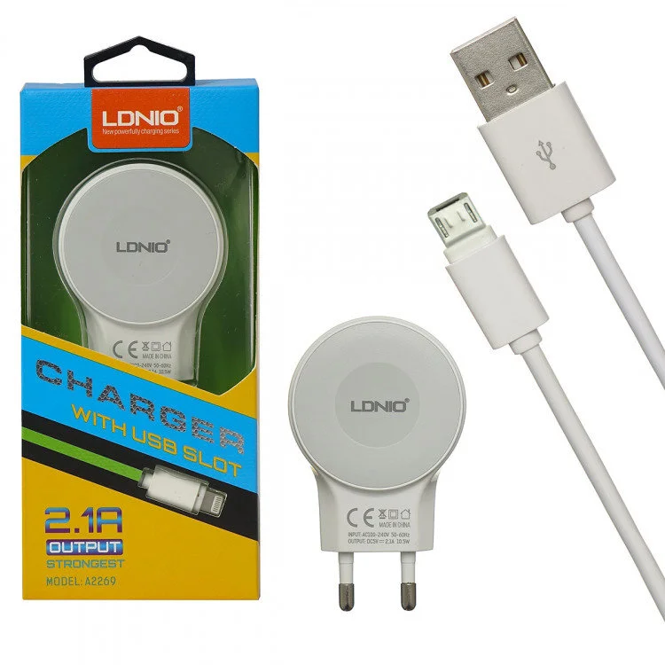 Белый сетевое зарядное устройство LDNIO A2269, 2 USB + кабель Lightning/MicroUSB