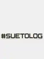 Черный наклейка на авто "#suetolog / суетолог"