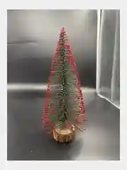 Красный елка искусственная
