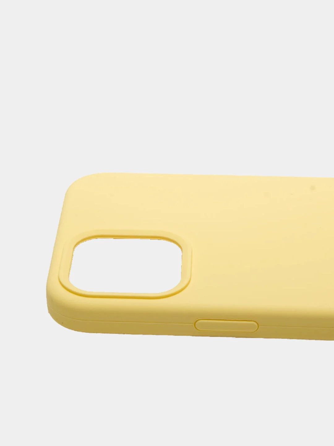 Желтый чехол для iPhone 12 Pro Max (6.7) Silicone Case прорезиненный