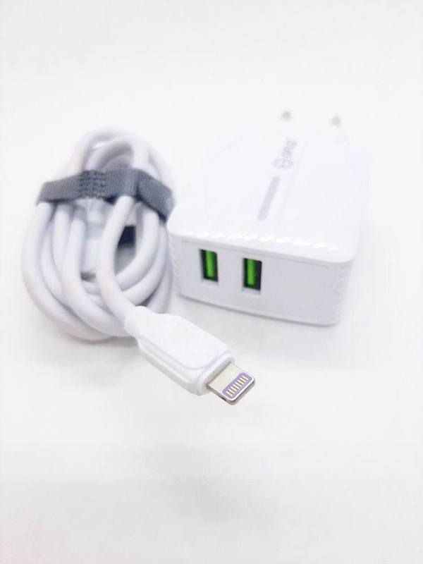 Сетевое зарядное устройство+2USB/быстрая зарядка для Lightning,Type-C,MicroUSB до 2.4A