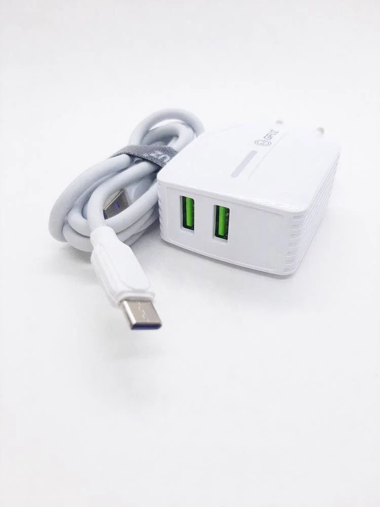Сетевое зарядное устройство+2USB/быстрая зарядка для Lightning,Type-C,MicroUSB до 2.4A