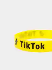 Желтый браслет Tik tok силиконовые разные цвета (Tiktok Тикток браслеты )