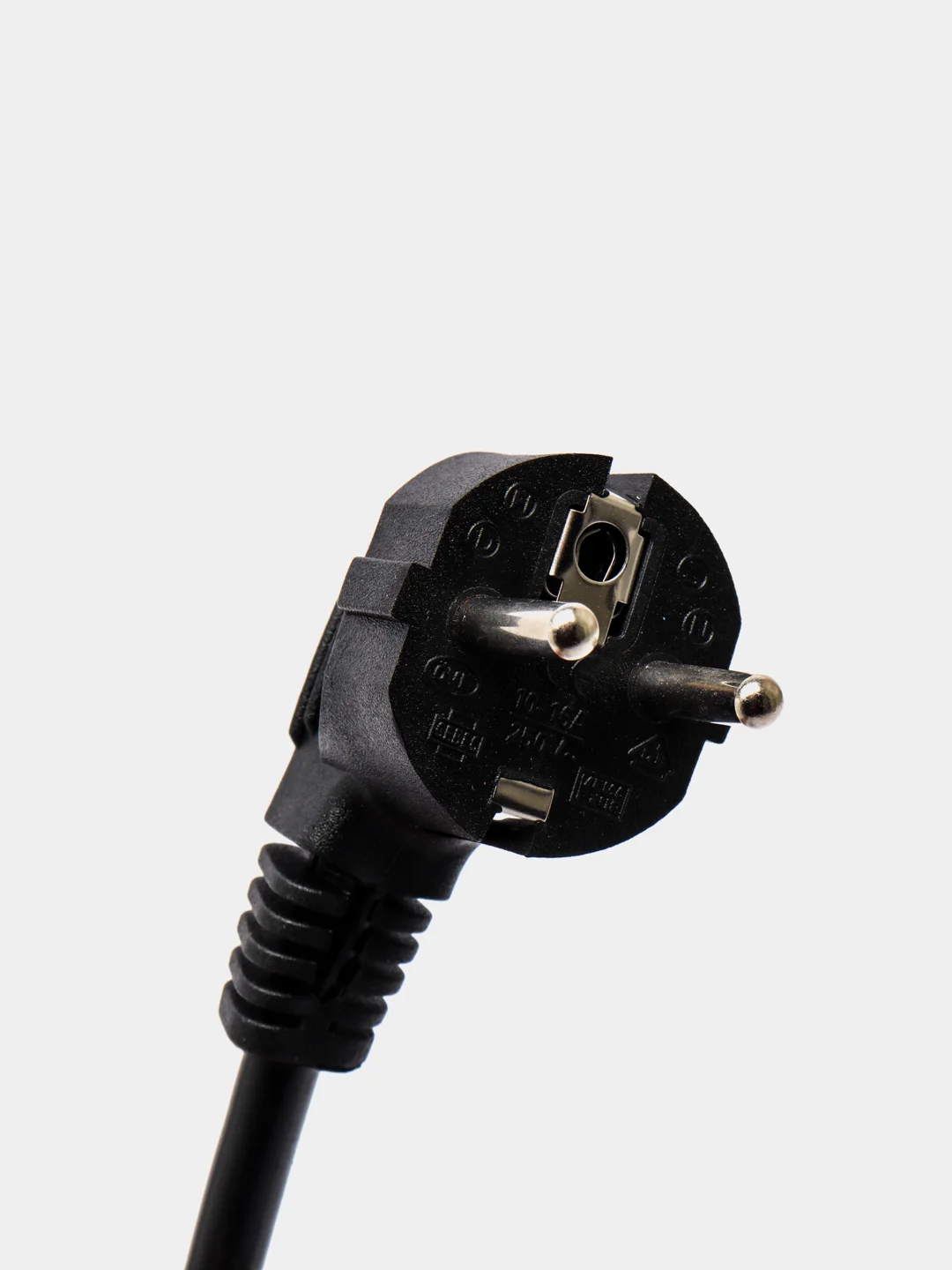 Кабель питания силовой угловая Евровилка CEE 7/7 - IEC 320 C13, 1,5 м