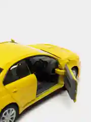 Желтый металлическая машинка 2008 Mitsubishi Lancer Evolution X KT5329D