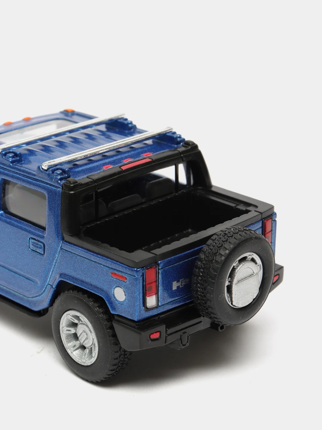Синий металлическая машинка 1:40 Hummer H2 SUT 2005 KT5097D