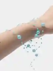 Ледяной бусины на нитке
