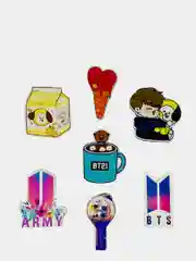 Алый значок на одежду BTS "BT21", пин на булавке деревянный
