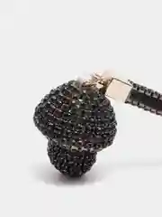 Черный брелок на клатч