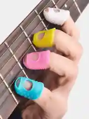 Синий напальчник для мягкой игры на гитаре