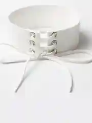 Белый чокер
