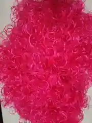 Алый парик кудрявый длинный  обьемный