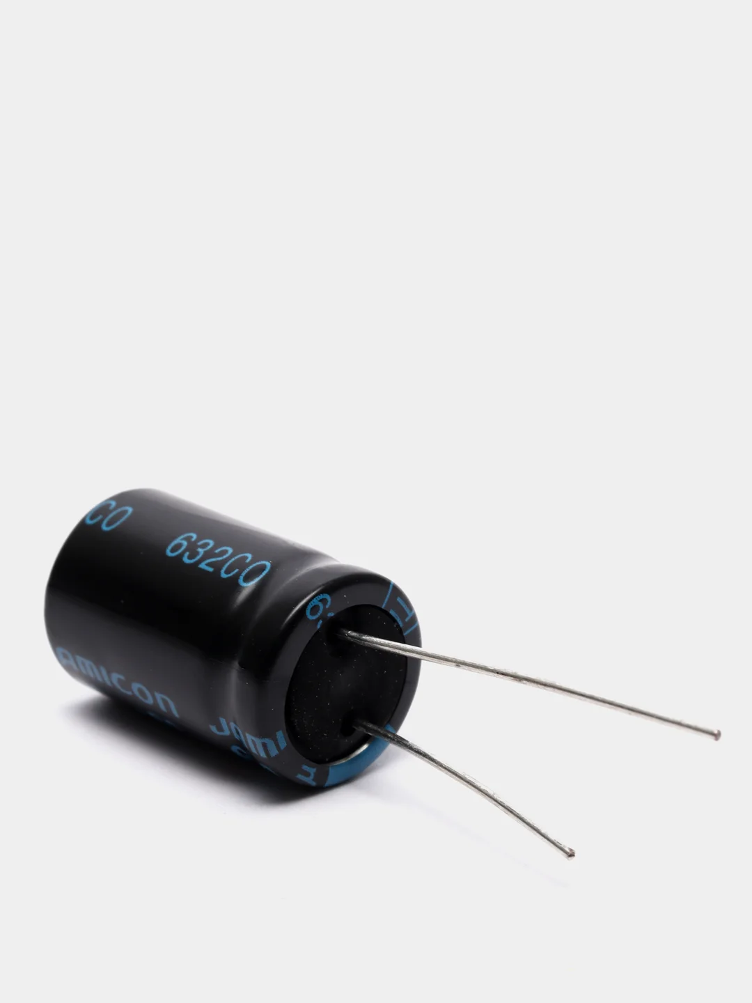 680мкФ 63в Конденсатор электролитический 680UF 63V 105C 16х25 TK JAMICON