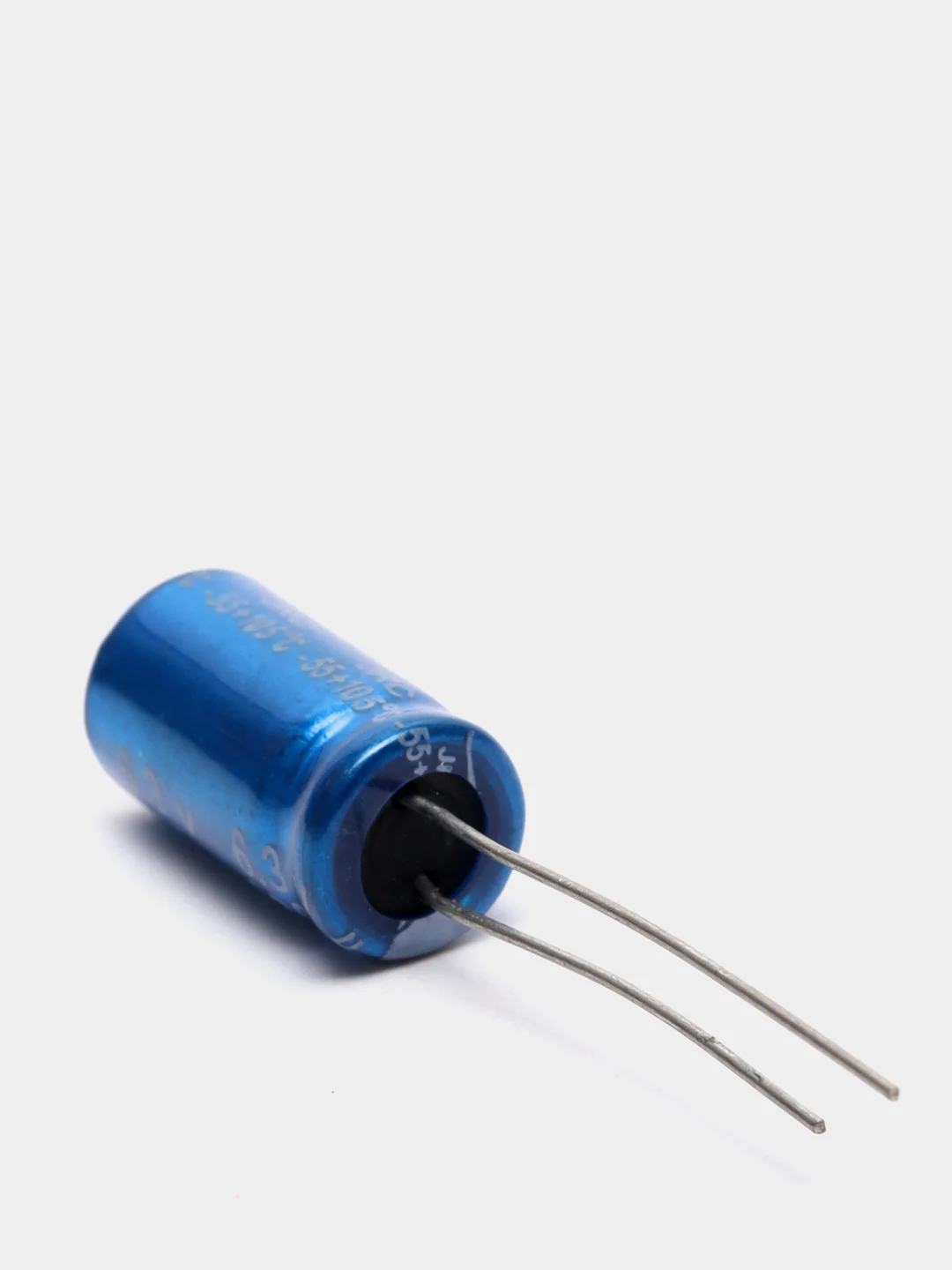 4 штуки 820мкФ 6.3в Конденсатор LOW ESR 820UF 6.3V 105C 8х14мм JB
