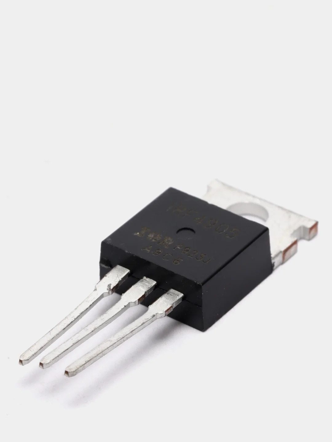 3 штуки Транзистор IRF4905PBF (P-канал 55V 74A) TO-220AB