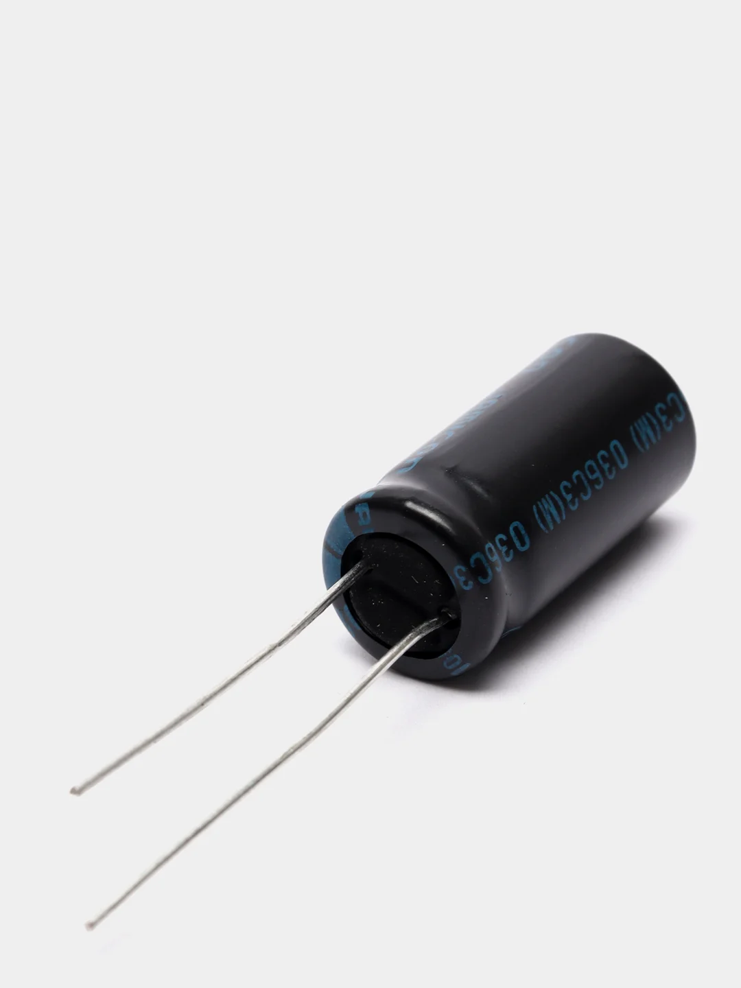 680мкФ 35в Конденсатор электролитический 680UF 35V 105C 10х21 TK JAMICON