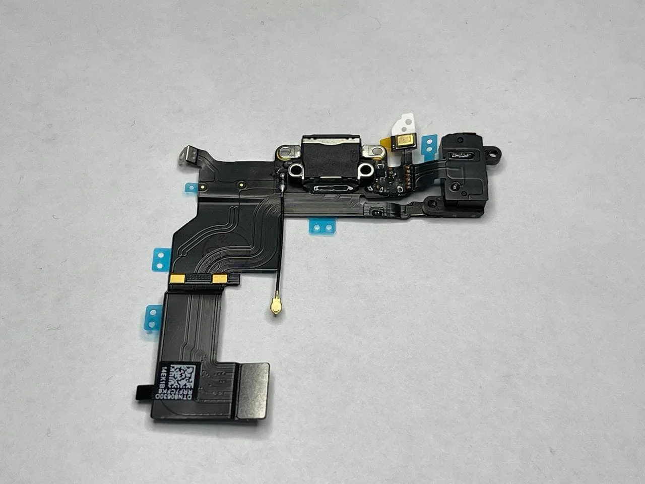 Черный разъем для iPhone 5S