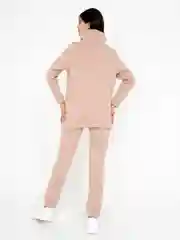 Бежевый костюм женский