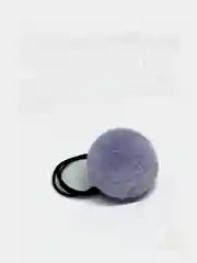 Небесно-голубой резинка с меховым шариком