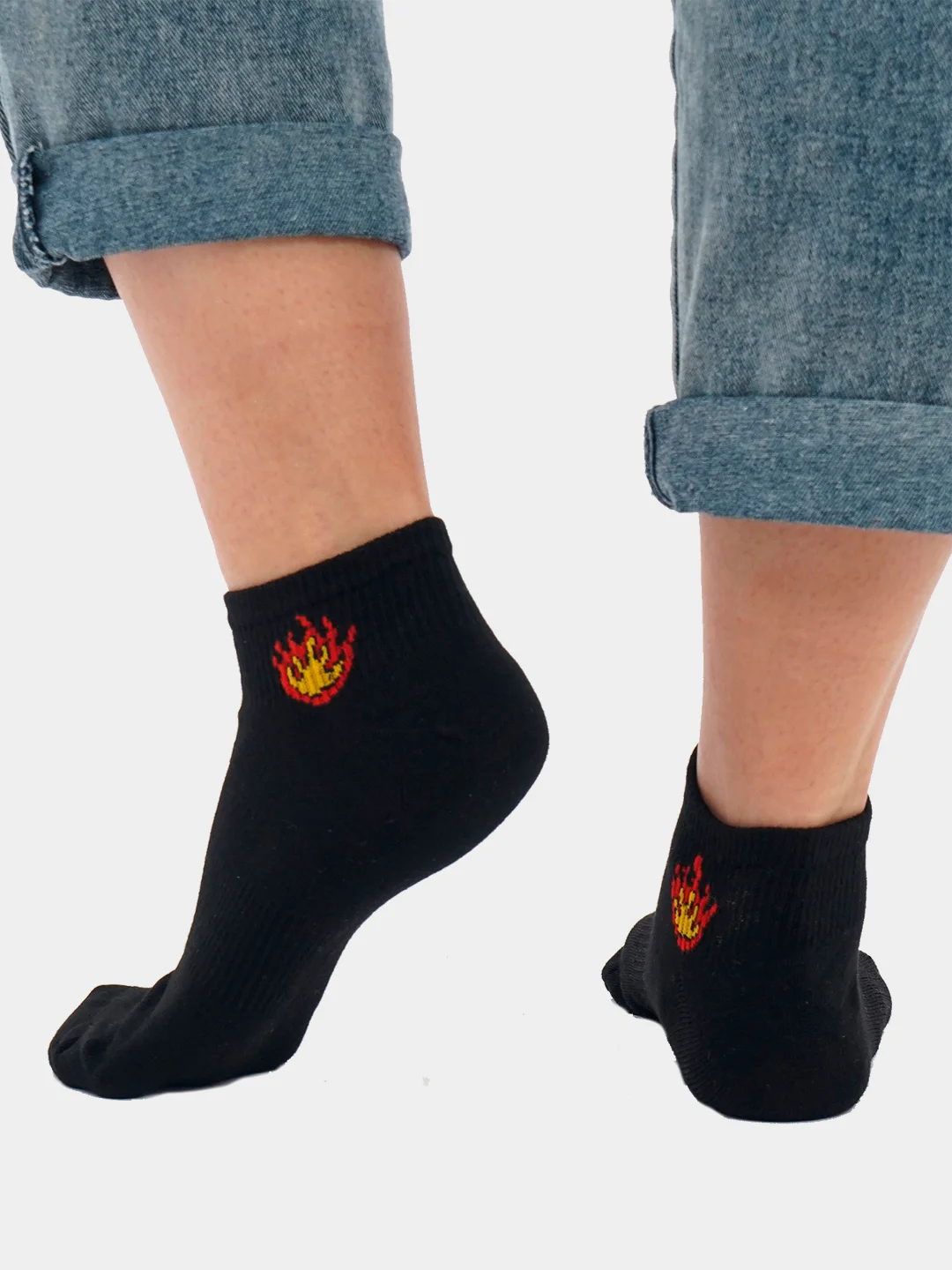 Черный носки женские с принтом "Fire" короткие, низкие