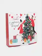 Белый коробка подарочная новогодняя на ленточке. 31*24,5*9 см