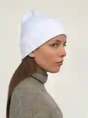 Белый шапка женская вязаная весенняя, шерсть