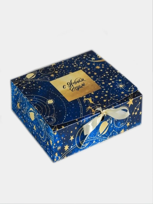 Коробка подарочная новогодняя с ленточкой. 20*18*5 см
