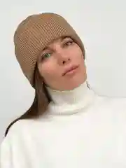 Бежевый шапка женская зимняя, простая вязка