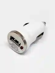Автомобильное зарядное устройство USB