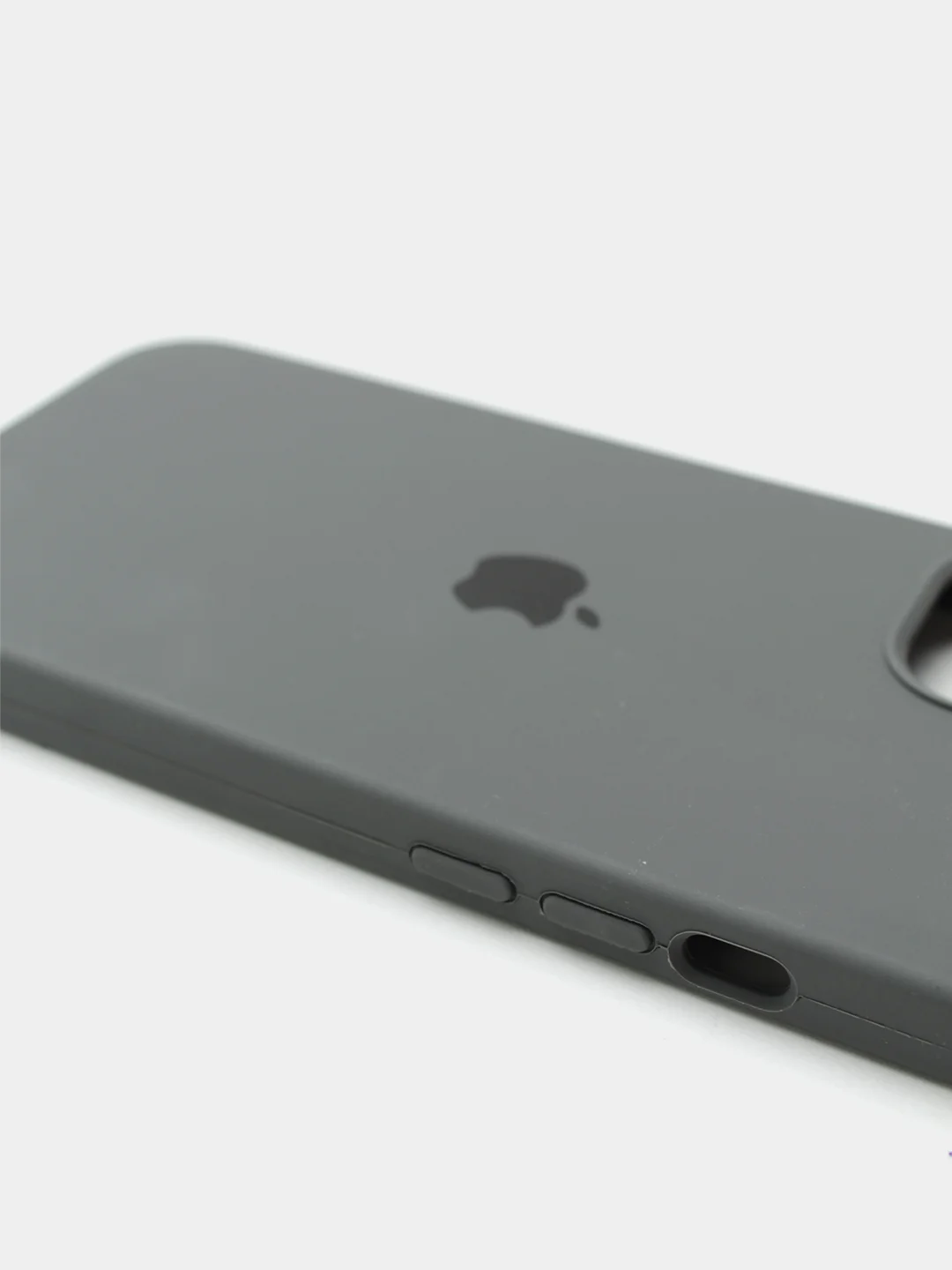 Тёмно-серый чехол Silicone Case для iPhone 13 с закрытым низом