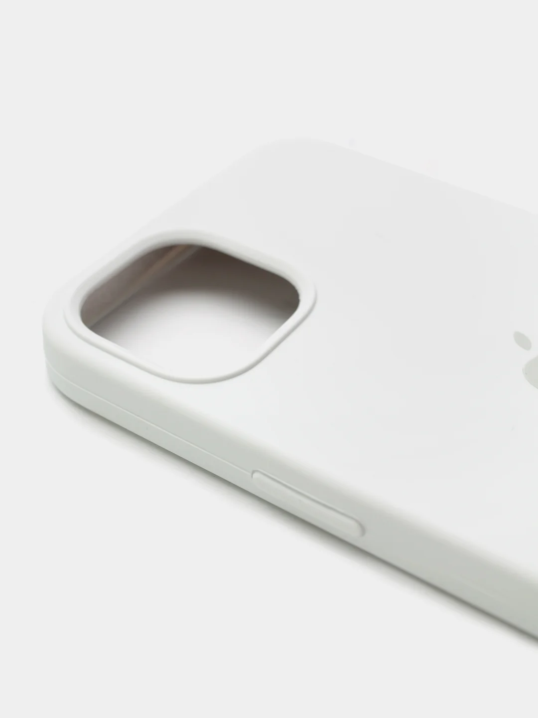 Белый чехол Silicone Case для iPhone 13 с закрытым низом